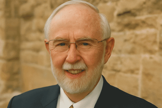 آرتور مک دونالد کیست؟